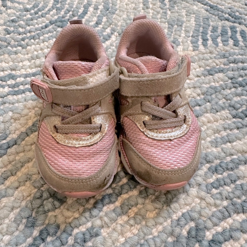 🛑 SOLD 🛑 Stride Rite First Walker Girls Sneakers with Velcro Pink